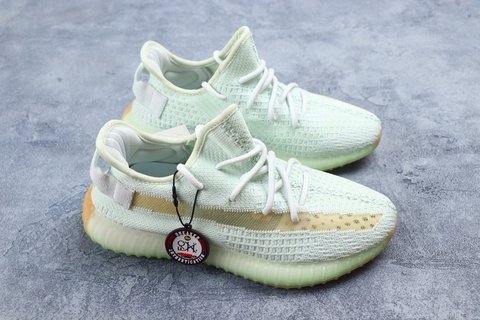 莆田顶级椰子鞋价格 纯原YEEZY350最高版本多少钱
